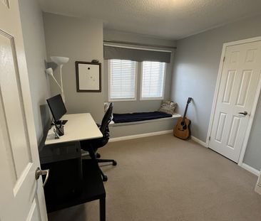 For Lease - 2439 Springforest Drive, Oakville, Ontario - Photo 4