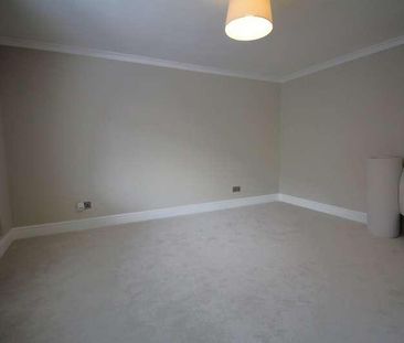 Flat B, Frances Court, Priory Street, Cheltenham, Gloucestershire, GL52 - Photo 3