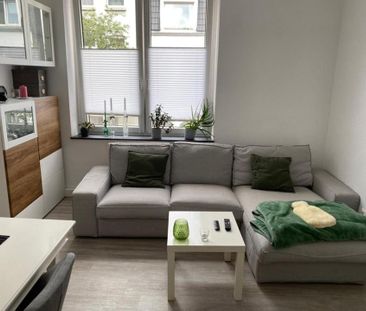 schöne, ruhige Parterrewohnung mit großem Balkon und Einbauküche - Foto 1