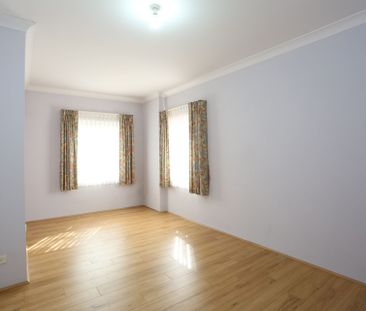 Spacious Three Bedroom unit in the Heart of Epping - Photo 2