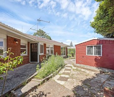 🏡 Recently Renovated 3BR+Garage Pakuranga 🌿 - Photo 2
