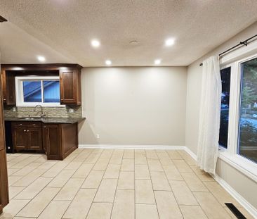 For Lease - 8 Pilkington Crescent, Whitby, Ontario - Photo 2
