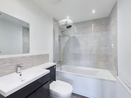 Roman Road, Cheltenham, Gloucestershire, GL51 - Photo 2