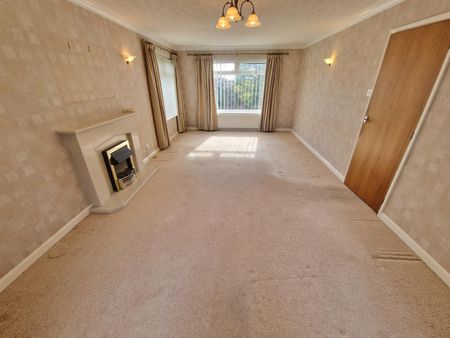 4 bedroom detached property to rent - Photo 4