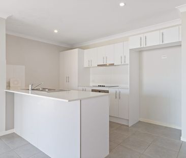 NEAR NEW, LOW MAINTENANCE & SPACIOUS 3 BEDROOM HOME WITH DOUBLE AIR... - Photo 5