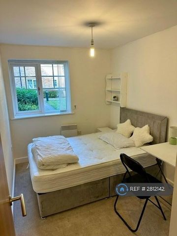 2 bedroom flat to rent - Photo 5