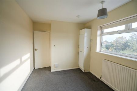 3 bedroom apartment to rent - Photo 4