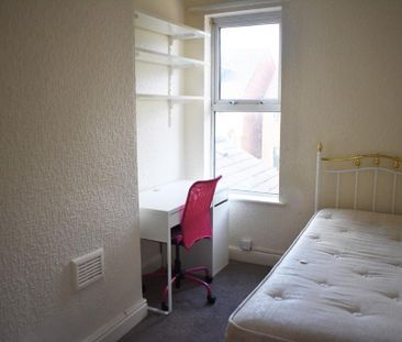 4 bedroom detached house to rent - Photo 5