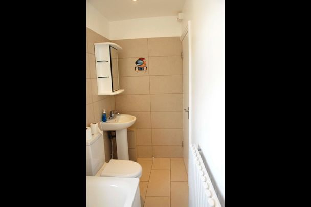 1 Bed Flat, Napier Road, NW10 - Photo 1