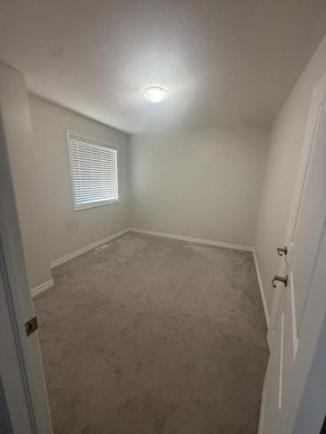 For Lease - 327 Remembrance Road, Brampton, Ontario - Photo 5