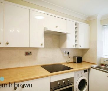 Parsonage Road, West Thurrock - Photo 1