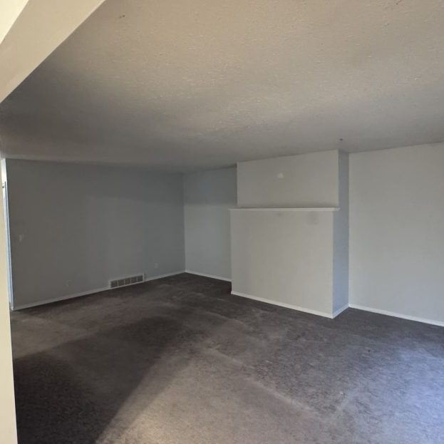 FREE RENT! West Kelowna Top Floor 3 Bedroom with Storage - Photo 1