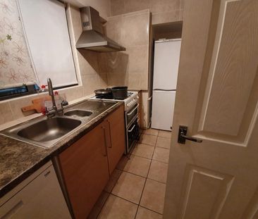 Room in a Shared Flat, Hickes House, NW6 - Photo 1