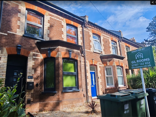 3 bedroom house of multiple occupation to rent - Photo 1