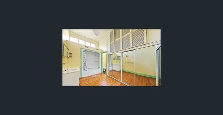 Perfectly Located - Photo 4