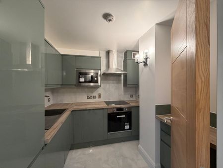 2 Bed Flat, North Block, SE1 - Photo 3