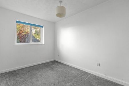 Gibbs Close, High Wycombe - Photo 5