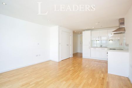 Studio to rent - Photo 3