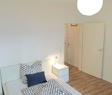 Miete inkl. Nebenkosten: 1.300 € pro Monat, inkl. Strom, inkl. Heizung - Photo 4