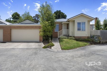 Modern Unit in Popular Suburb - Photo 4