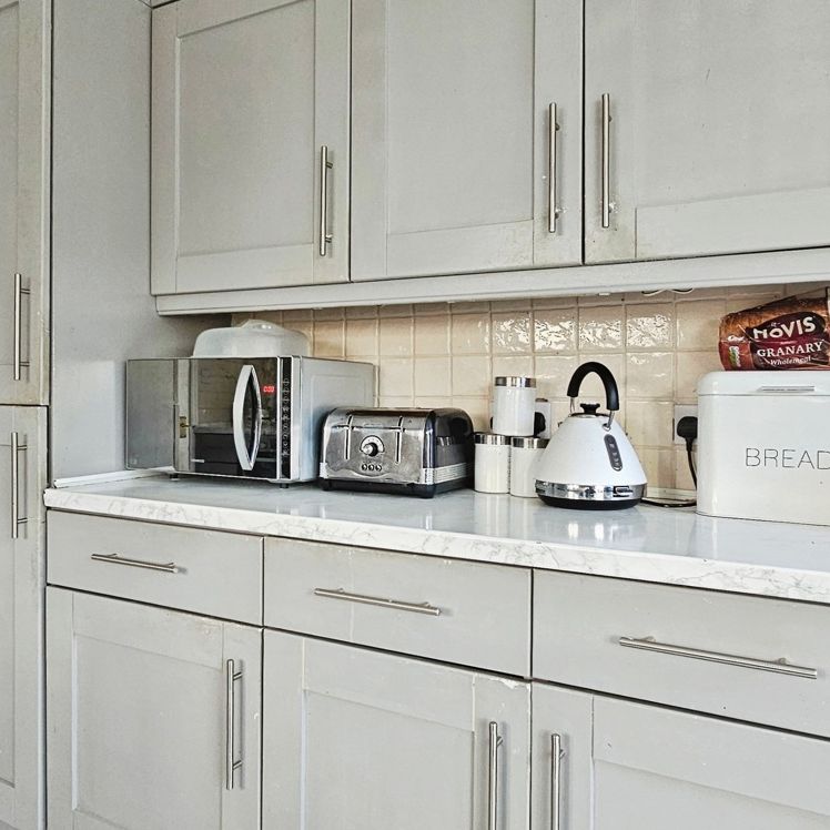 Stanwell New Road, Staines-upon-Thames, Surrey, TW18 4HY - Photo 1