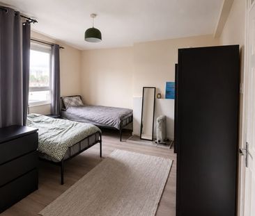 Room in a Shared Flat, Brownfield St, E14 - Photo 2