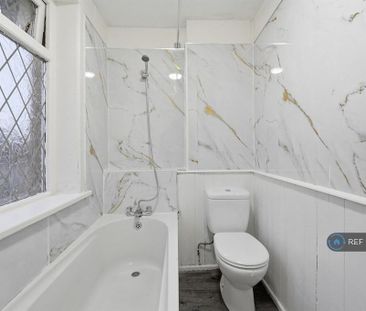 3 bedroom end of terrace house to rent - Photo 6