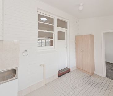 Ideal Small Family Home - Great Location! - Photo 4