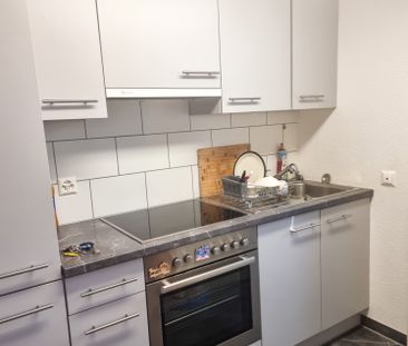 Heimelige 2.5 Zimmer-Dachwohnung an zentraler Lage - Foto 5