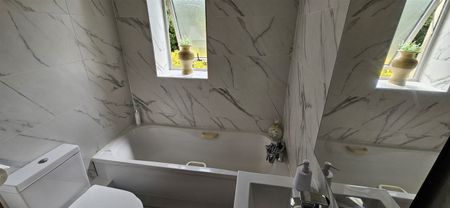 89 Cluain Shee, Stepaside, Dublin 18, D18 R590 - Photo 2