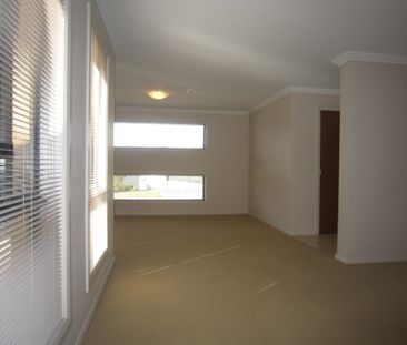Large 4 Bedroom Home in Great Location - Photo 5