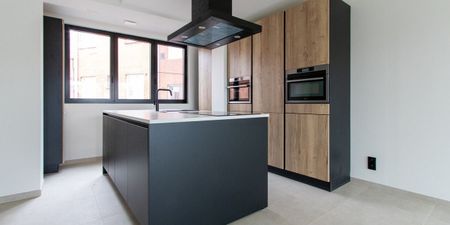 Appartement te huur in Antwerpen voor € 1.050 met 3 slaapkamers - Photo 3