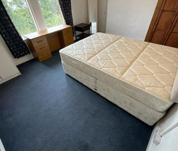 6 bedroom detached house to rent - Photo 5