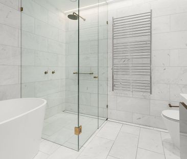 An alluring apartment of luxury living - Photo 5