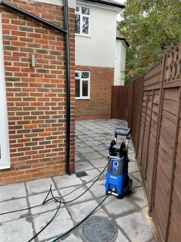 2 Bed Flat, Wayside, NW11 - Photo 3