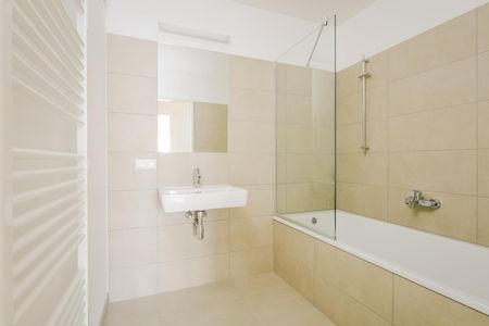 Wien Hauptbahnhof/ Stockerau in nur 40 Minuten/3 sonnige Zimmer plus Loggia - Photo 2