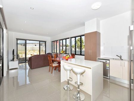 LOW MAINTENANCE AND READY FOR YOU! - Photo 3