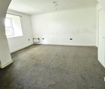 The Manor House, 68 Moorside Avenue, Crosland Moor, Huddersfield, HD4 - Photo 6