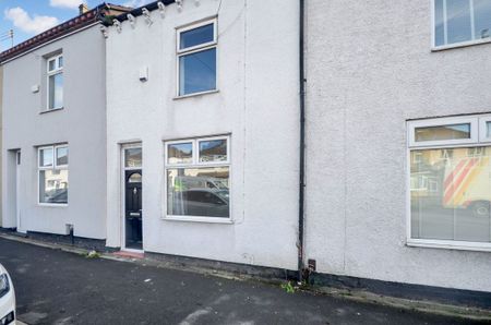 Hale Road, Widnes, WA8 8QB - Photo 2