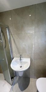 Studio Flat, Gainsborough Road, RM8 - Photo 4
