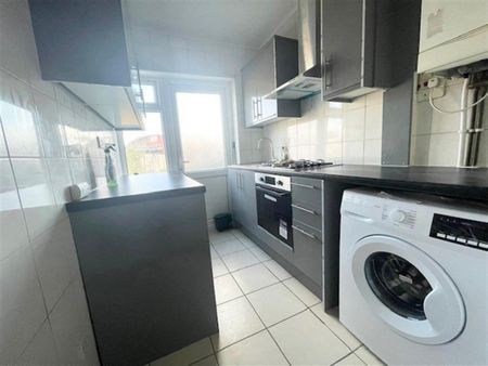 3 bedroom House To Let - Photo 4