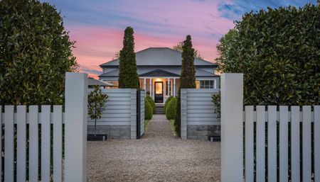 Three bedrooms + Sleepout - Cambridge - Photo 2