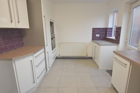 2 bedroom terraced house to rent - Photo 5