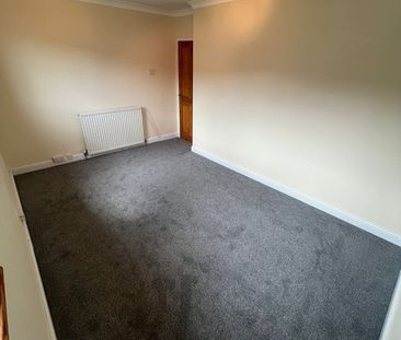 3 Bed Terraced House, Ivanhoe Road, AB10 - Photo 2