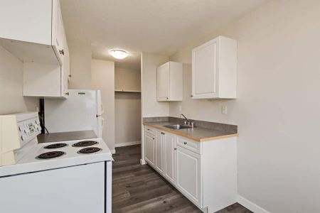 Classic Suite - 1 Bedroom - Photo 2