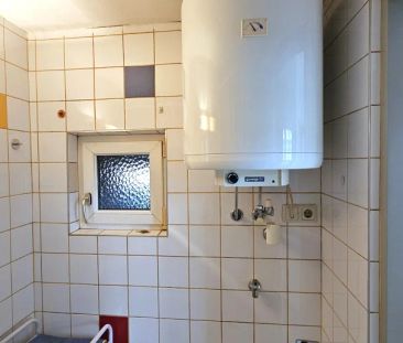 DACHGESCHOSSWOHNUNG - IDEAL FÜR STUDENTEN ODER PENDLER - Foto 3