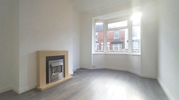 West End Avenue, Doncaster - Photo 1