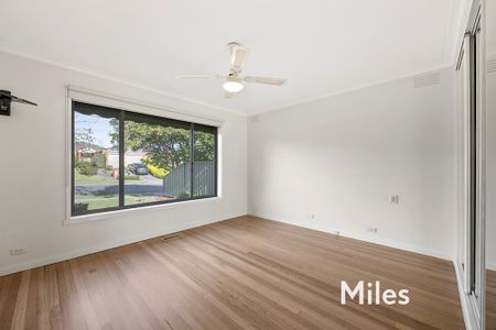 19 Warruga Place, Greensborough - Photo 5