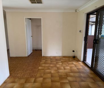 Spacious 3-Bed with Games Room! - Photo 1