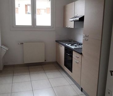 Location Appartement 3 pièces 56m² - Photo 3